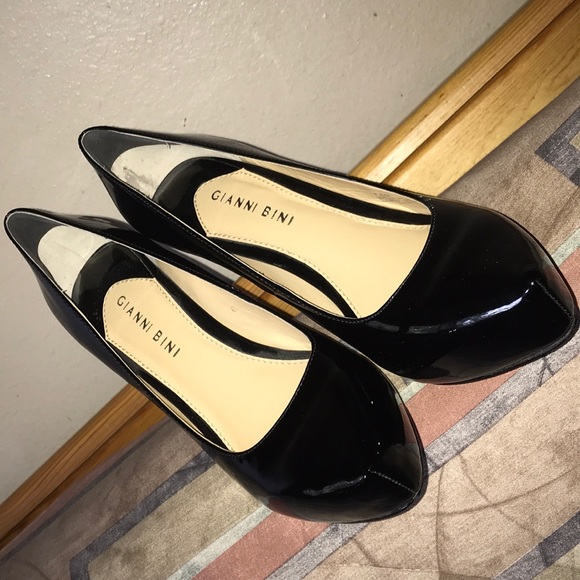 Gianni Bini 7.5 Patent Leather Heels EUC Beautiful - Picture 13 of 13